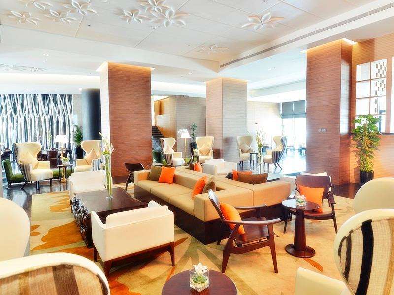 Ramee Grand Hotel And Spa Manama Luaran gambar The lobby of the hotel