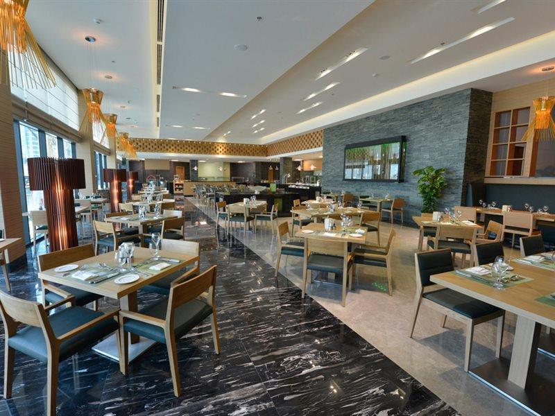 Ramee Grand Hotel And Spa Manama Luaran gambar The restaurant