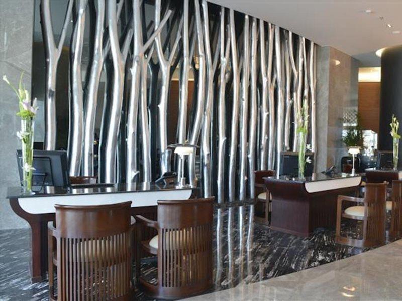 Ramee Grand Hotel And Spa Manama Luaran gambar The lobby of the hotel