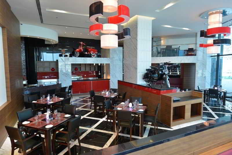 Ramee Grand Hotel And Spa Manama Luaran gambar The restaurant